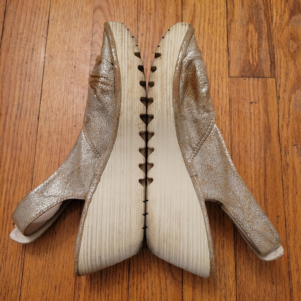 Fly London 39 Wedge Sandals Gold Metallic Leather Comfort Summer YAKIN 8.5 9 - Picture 4 of 10